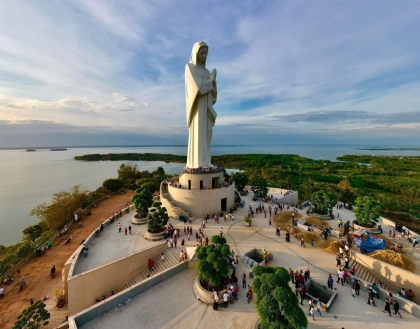 Viếng thăm Đức Mẹ Núi Cúi